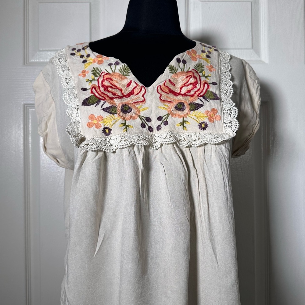 Embroidered Floral Cream Top